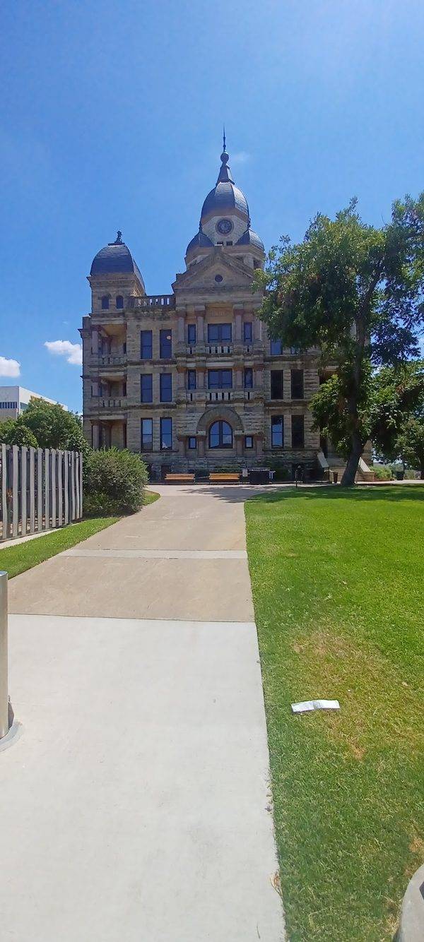 Denton Courthouse Square Dining & Shopping District